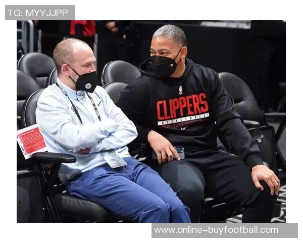 保罗举办派对仅三人到场球队文化建设屡遭冷遇引发关注 保罗举办派对仅三人到场球队文化建设屡遭冷遇引发关注