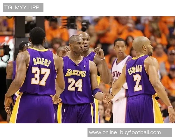 阿德尔曼赞穆雷状态出色并对其休赛期组织训练表示欣慰