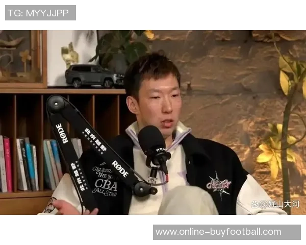 周琦与翟晓川重聚橘子洲头十年岁月再携手共战篮球梦想 周琦与翟晓川重聚橘子洲头十年岁月再携手共战篮球梦想