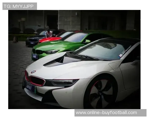 库尼亚周薪18万却因大G挡风玻璃裂缝考虑换车的背后故事 库尼亚周薪18万却因大G挡风玻璃裂缝考虑换车的背后故事