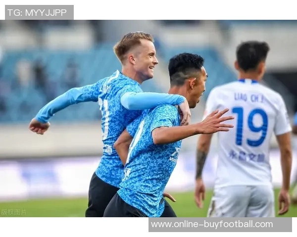 法丙精彩瞬间35米远射破门球员展现绝佳技术与力量