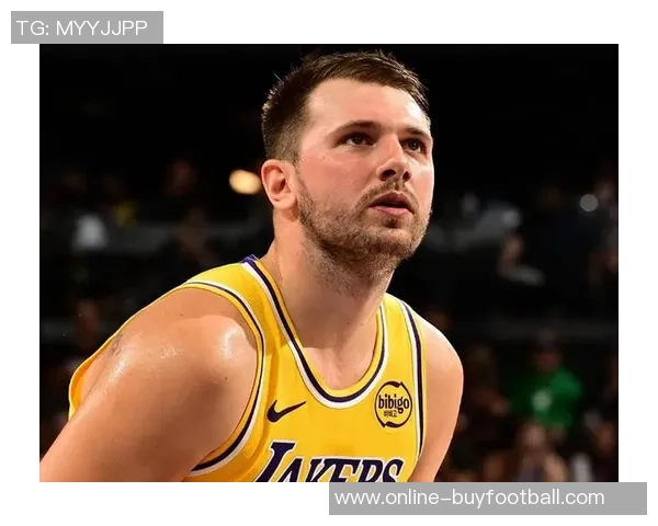 东契奇季前赛表现出色轻松砍下31分5板9助展现瘦身效果 东契奇季前赛表现出色轻松砍下31分5板9助展现瘦身效果