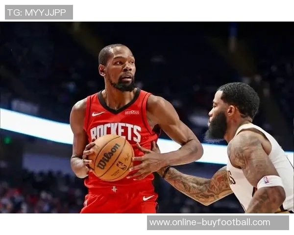 杜兰特首节火力全开半场表现抢眼助力球队进攻展现领袖风范