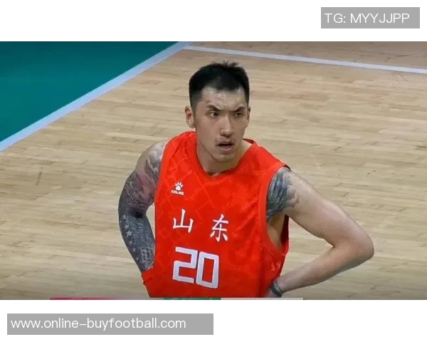 山东男篮热身赛惜败美国肯塔基传奇队陶汉林王岚嵚表现抢眼