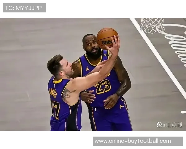 老詹新称号引热议魔仙哥曝与布朗尼东契奇同场竞技趣事