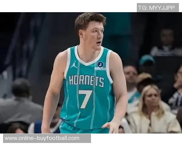 克尼佩尔生涯第800分仅用42场创黄蜂队史新纪录展现惊人稳定性 克尼佩尔生涯第800分仅用42场创黄蜂队史新纪录展现惊人稳定性