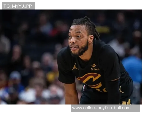 加兰表现出色三分命中率高效贡献15分5板6助球队战绩提升至正负值18最低