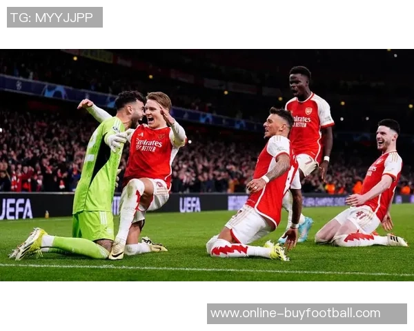 奥孔科沃扑救哈钦森点球成功助球队晋级两位阿森纳旧将再度交锋 奥孔科沃扑救哈钦森点球成功助球队晋级两位阿森纳旧将再度交锋